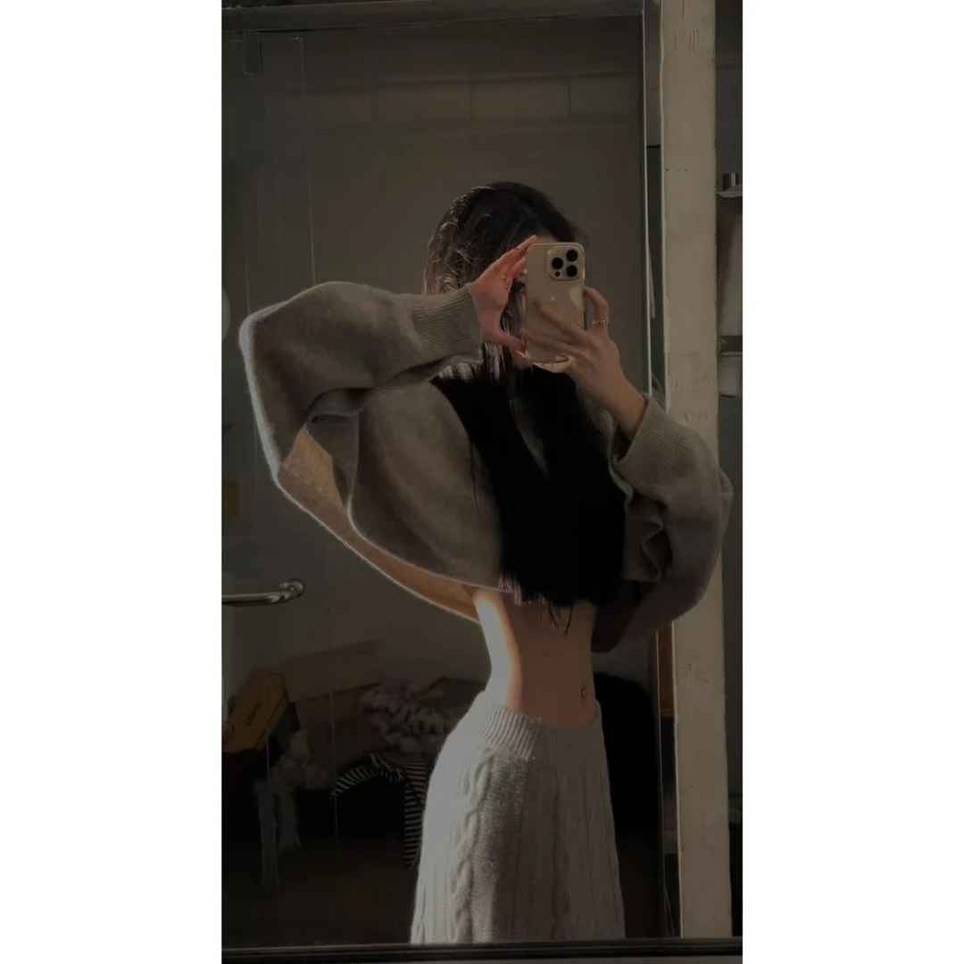 ALIN【水波温柔】秋冬气质小众设计感休闲针织上衣+半裙