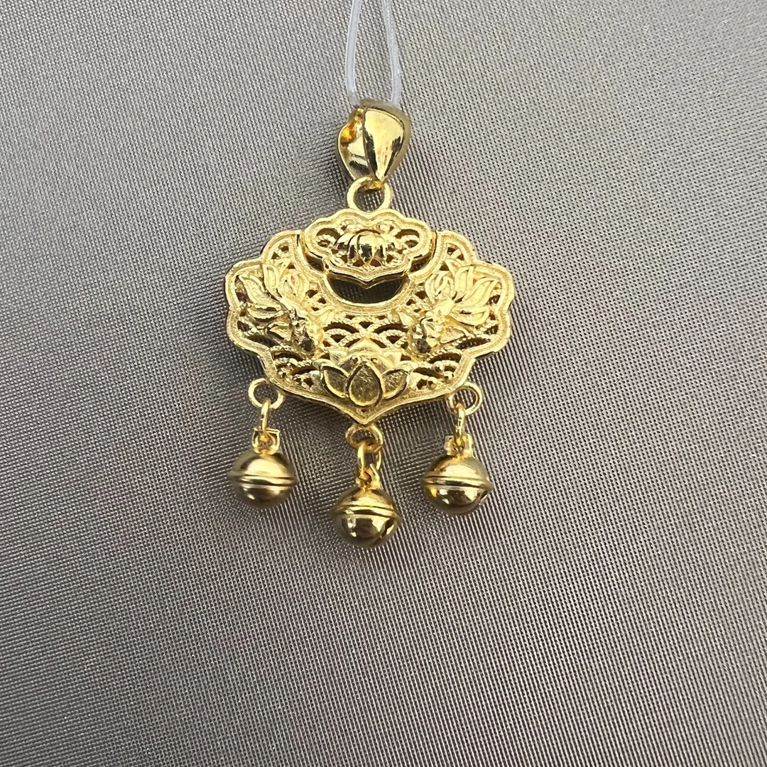 HDL足金锦鲤平安锁吊坠黄金双鱼莲花锁包吊坠21