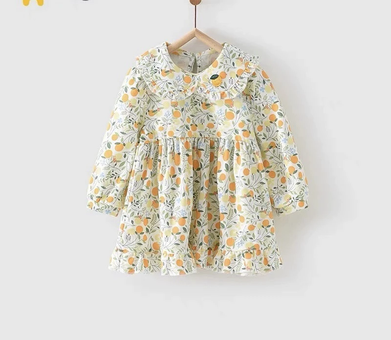 春秋外出翻领连衣裙