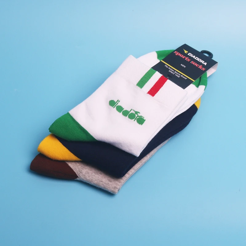迪亚多纳男鞋中筒袜子春秋季款跑步袜防臭纯棉透气吸汗男女经典袜