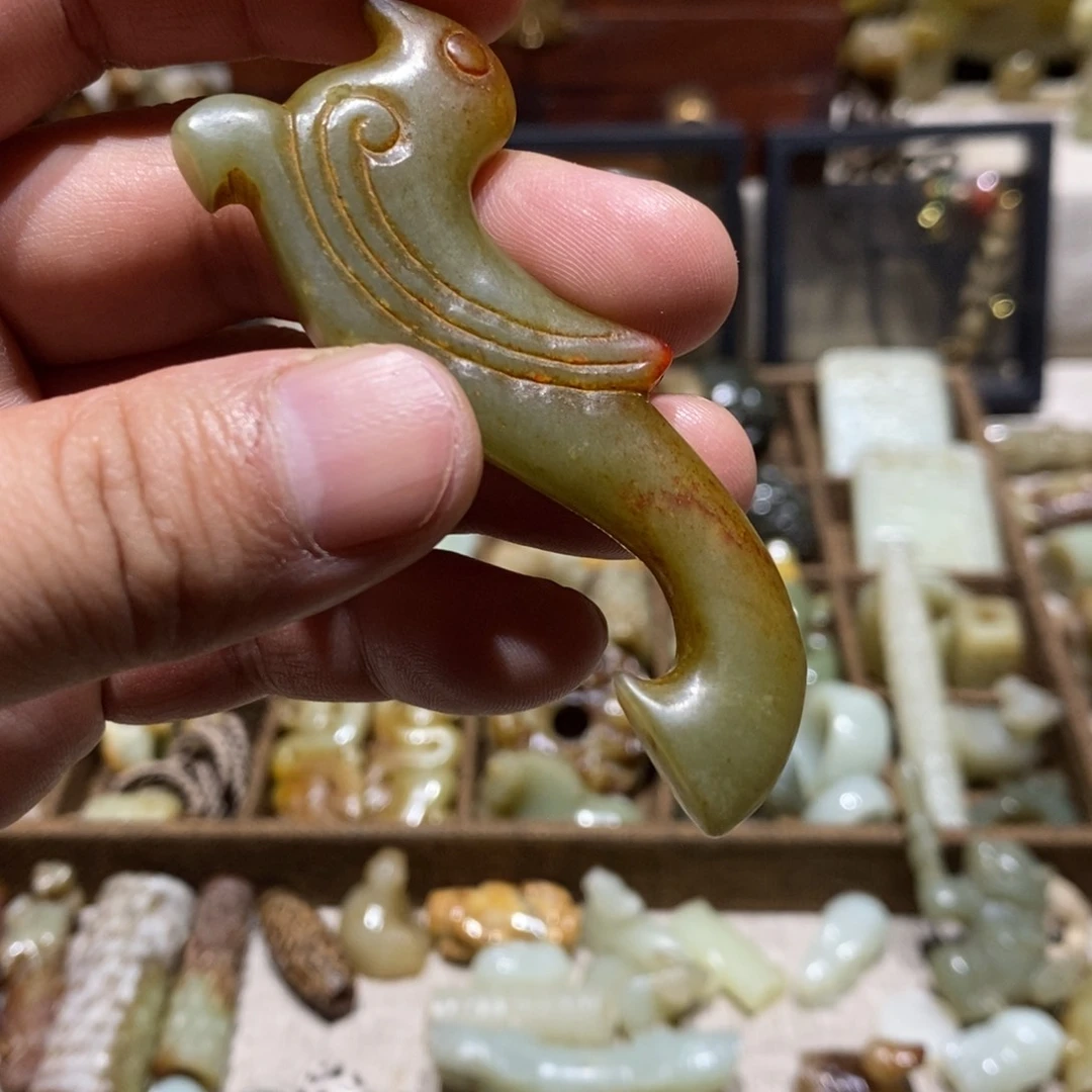 和田玉颈饰未镶嵌猪*豆