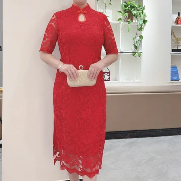 旗袍女新式中国风年轻款少女蕾丝刺绣改良时尚旗袍连衣裙红色
