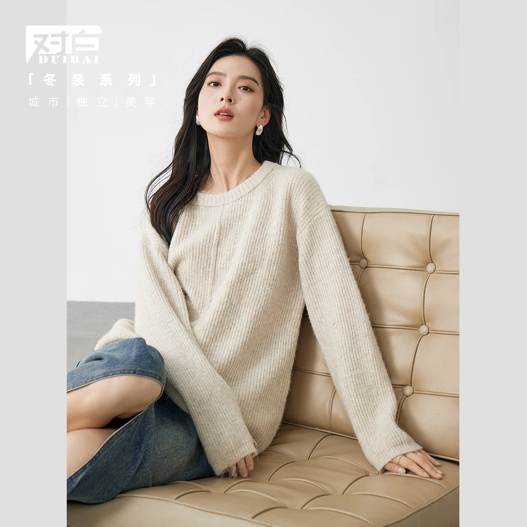 对白×冯玮艺术家联名毛衣2023秋季新品气质女装慵懒感毛衣 DDE077
