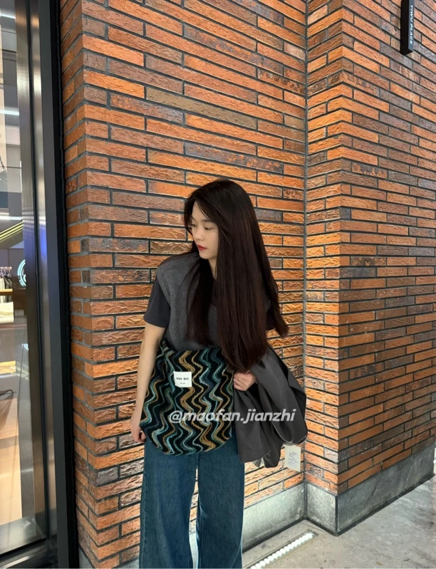 通勤托特包2024大容量包包女复古森系斜挎包民族风水桶包单肩包