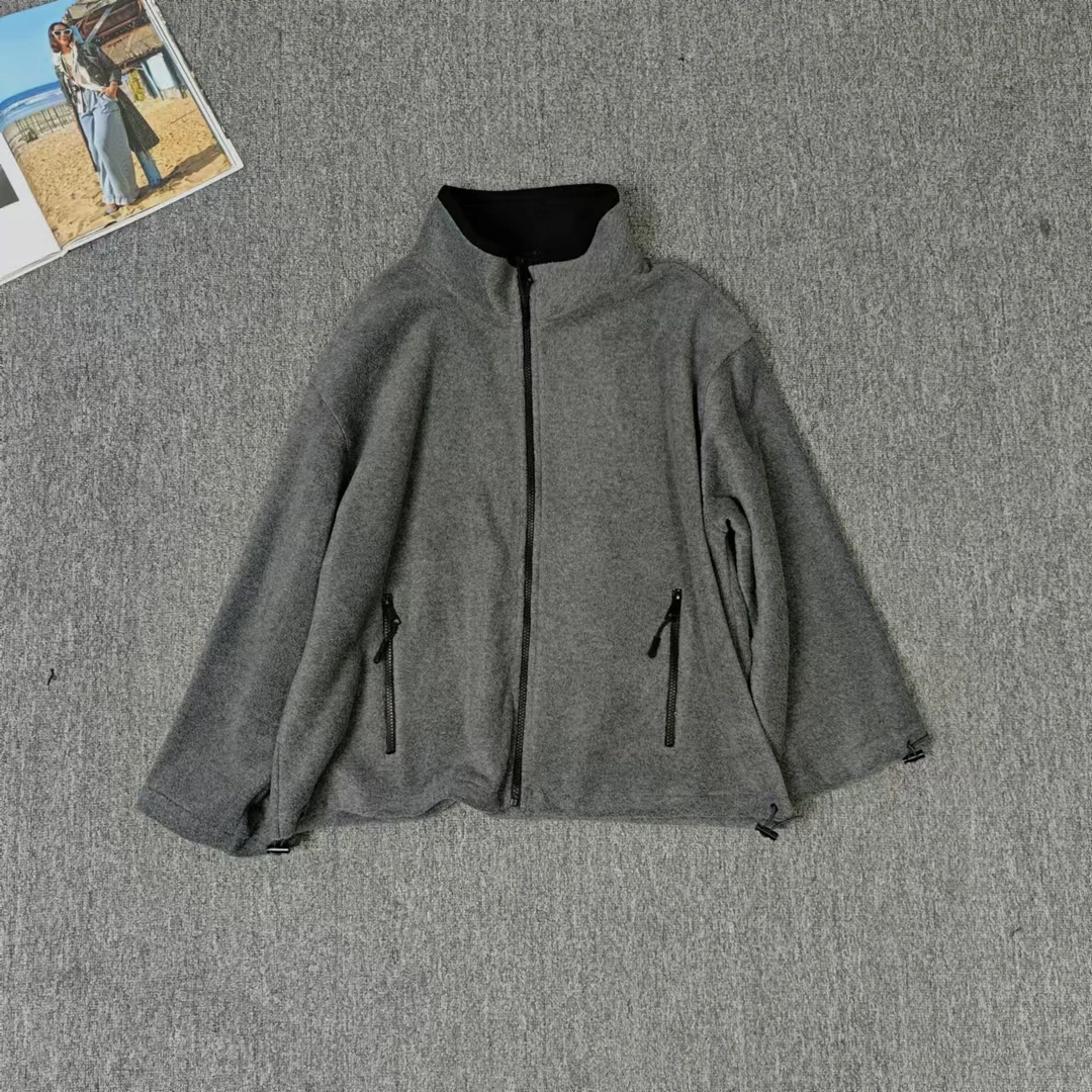 83746余小鱼 灰色立领拉链式口袋下摆抽绳设计长袖秋冬外套女装