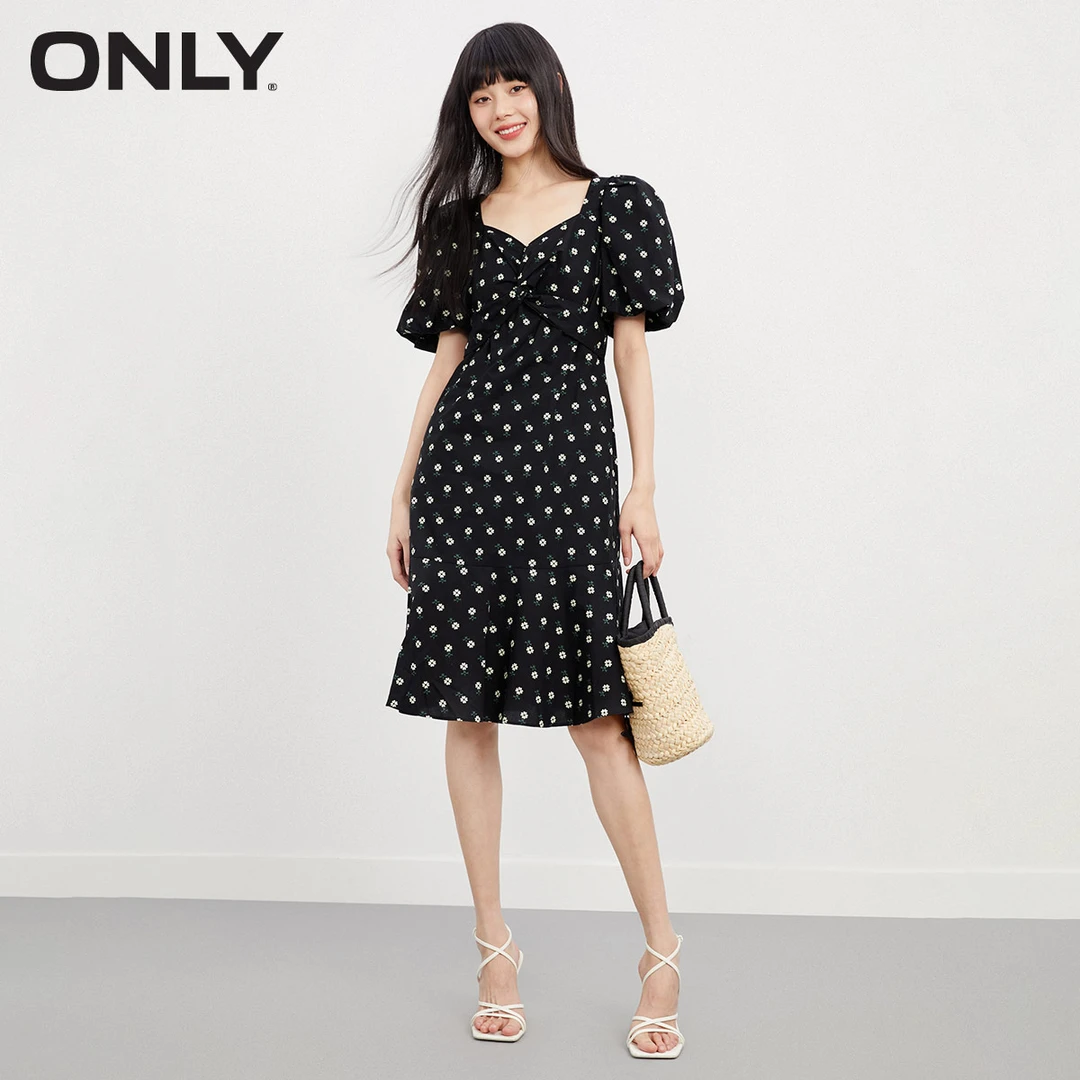 【金拐子专属】ONLY新款收腰高腰v领泡泡袖短款连衣裙|123107092
