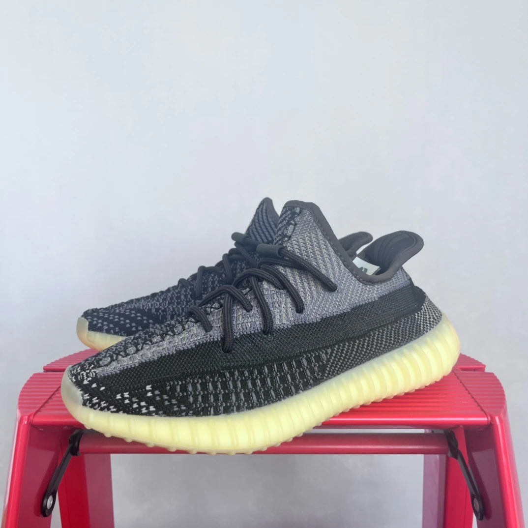 yeezy350黑芝麻 40码OO1705休闲鞋