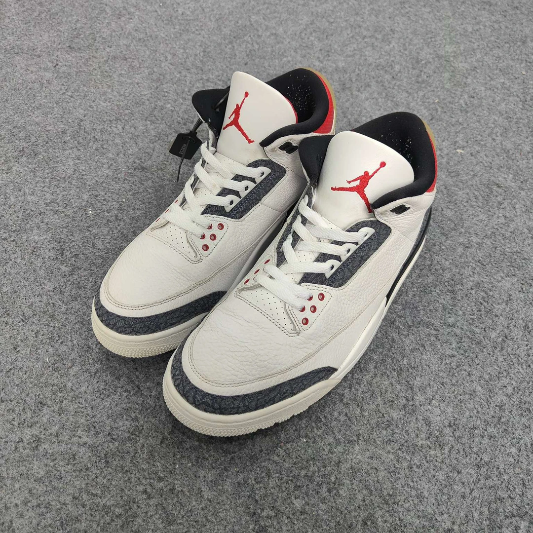 AJ3火焰红 46码原盒 SS2121