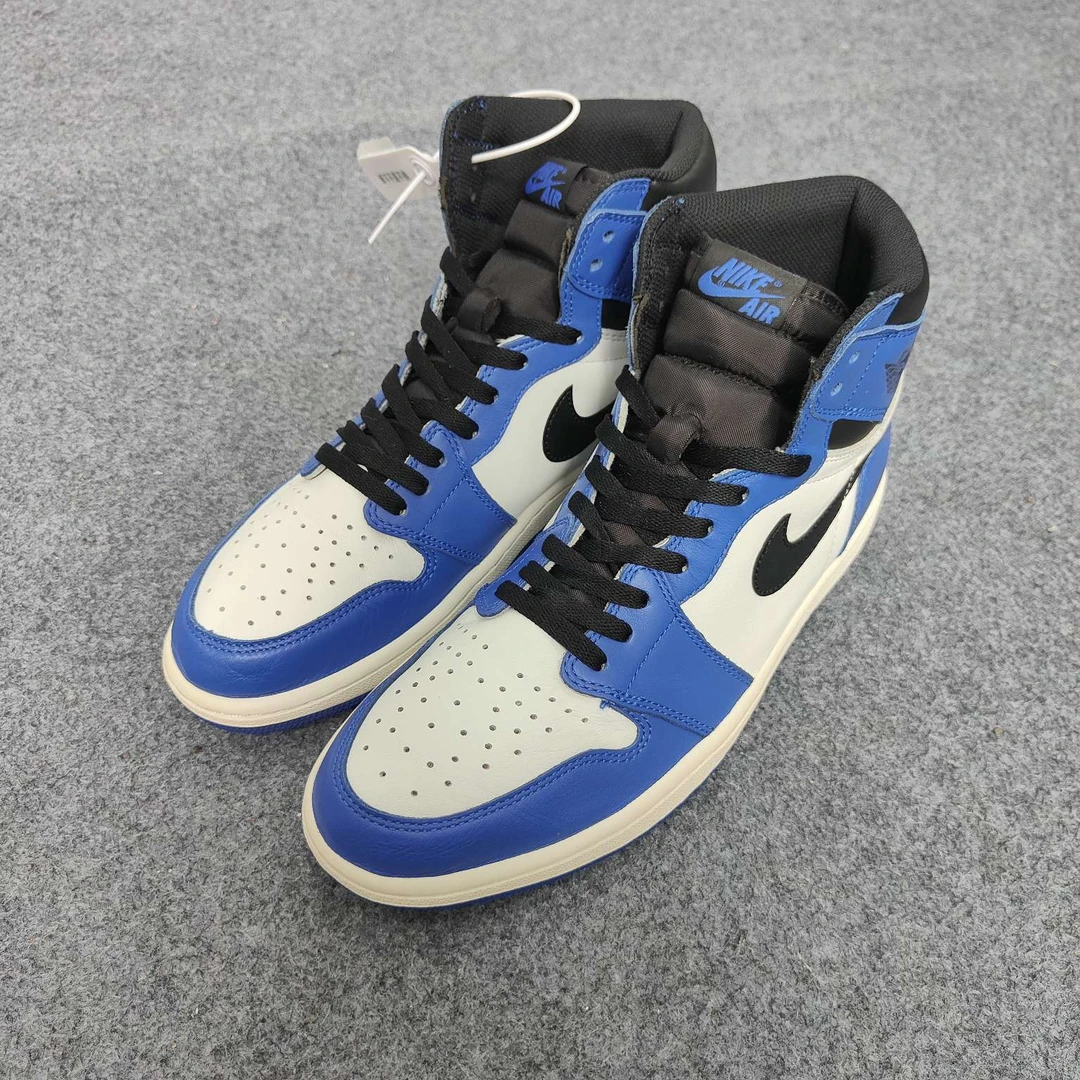 Aj1小闪电 45码 TT2411