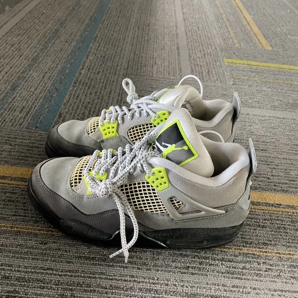 Aj4灰绿42码NN2120