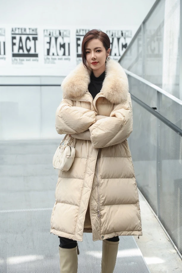 羽绒服长袖过膝时尚秋冬宽松女装纯色冬装冬季中长款连帽