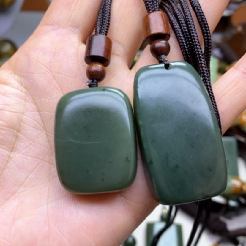 【闪购商品】岫岩老玉（透闪石质玉）挂件未镶嵌菇***慌