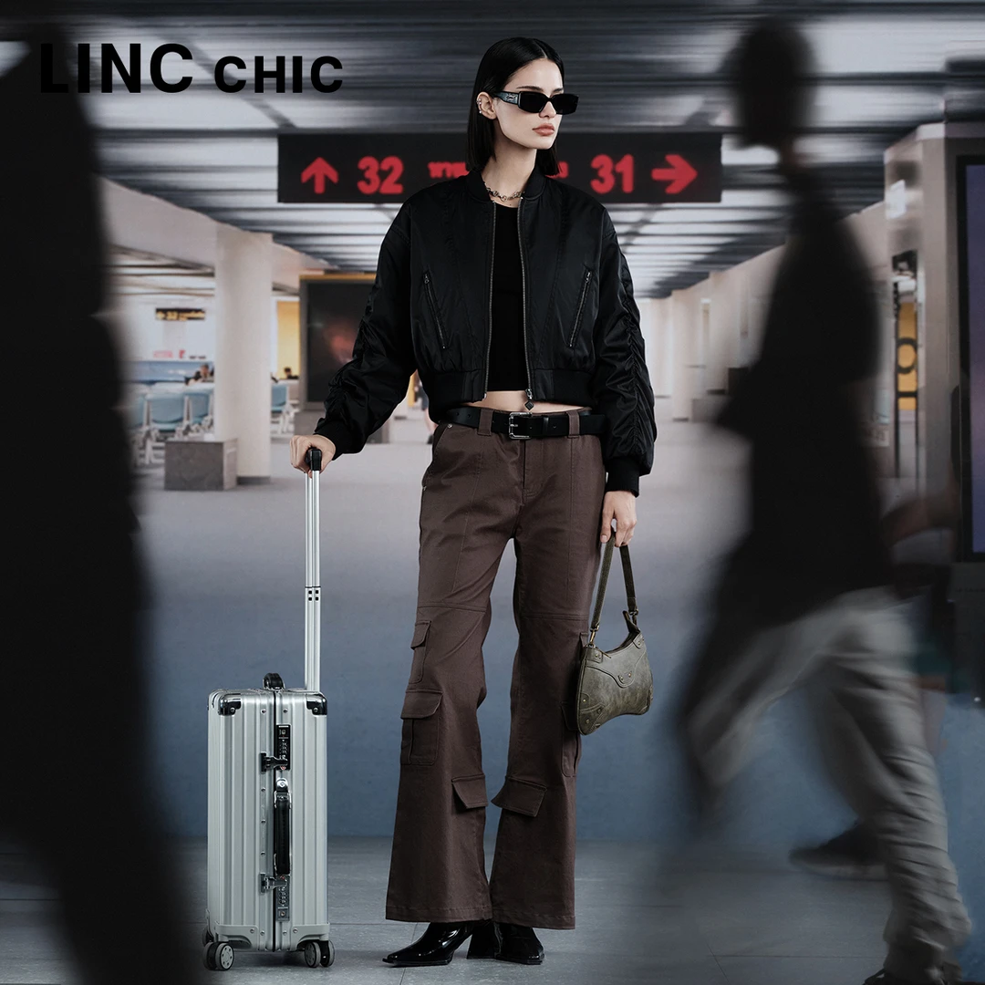 LINCCHIC金羽杰23年秋酷趣刺绣羽绒服夹克时髦外套女Y23301009