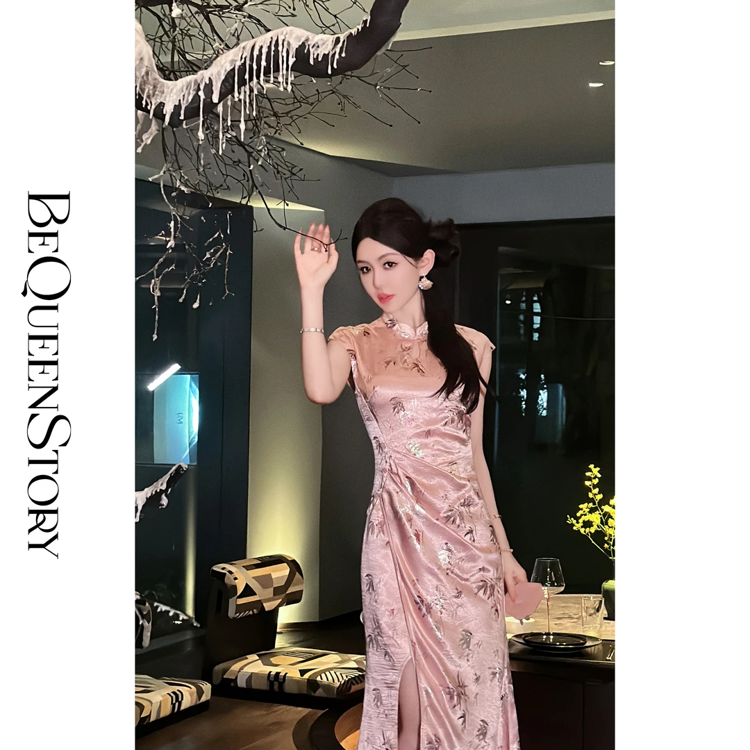 余潇潇【湘妃竹】气质设计感醋酸水滴镂空领抽褶收腰连衣裙夏