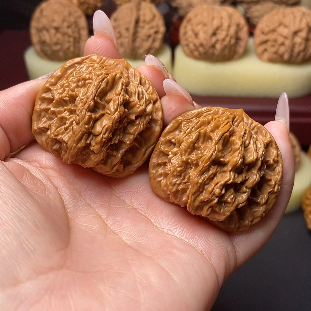 文玩核桃把件狮虎兽41.5