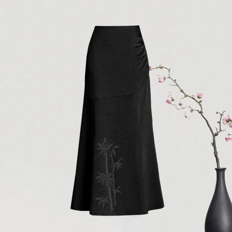 2024新款国风刺绣鱼尾裙夏季醋酸缎面抓花高级感高腰半身裙7724-4