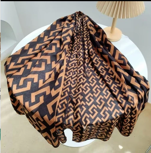 精致时尚百搭围巾