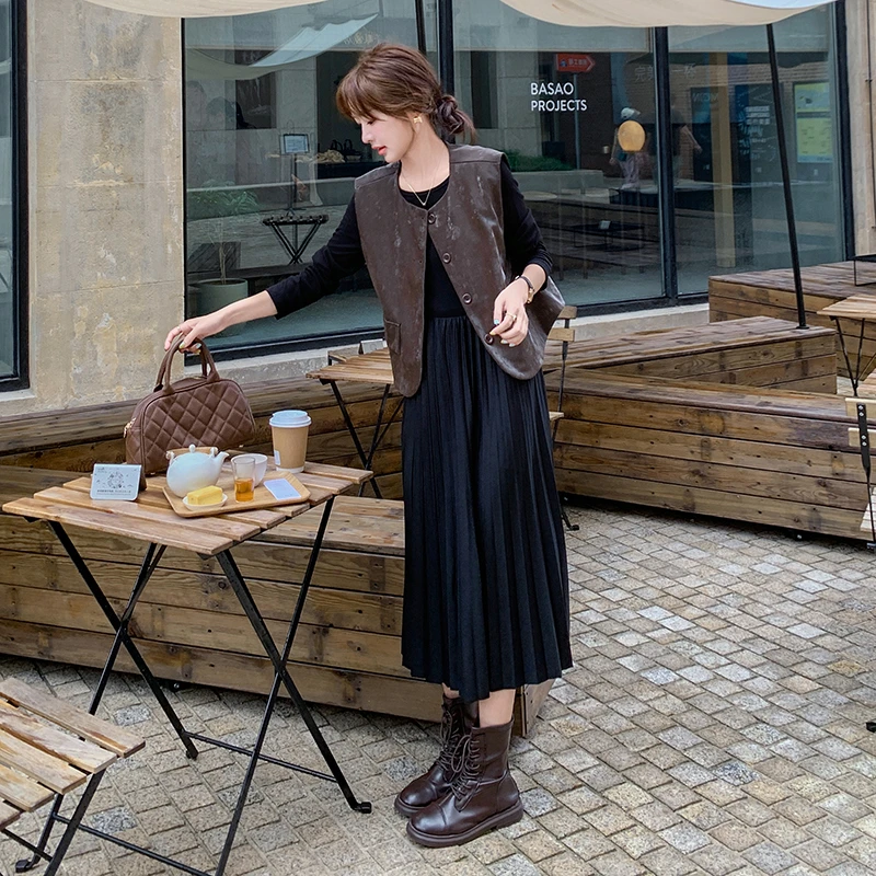 套装女春秋百褶宽松显瘦咖色宽松网红洋气中长款连衣裙马甲两件套