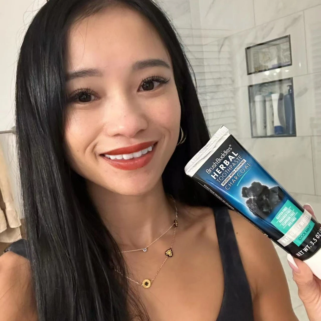 北美娘娘同款  竹炭粉美白牙膏 99克