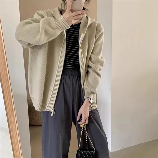 【维姐专属】线下499！竖坑条拉链连帽针织开衫