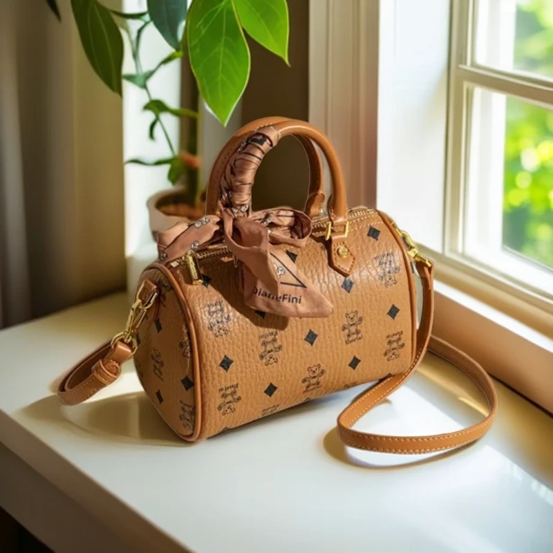 黛安霏尼包包女款爆款2025新款小众设计波士顿枕头包通勤手提包