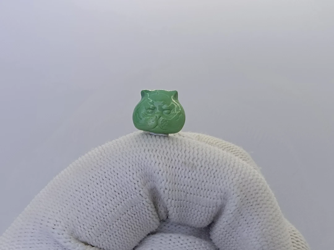 原矿绿松石高瓷精雕老虎菜籽色