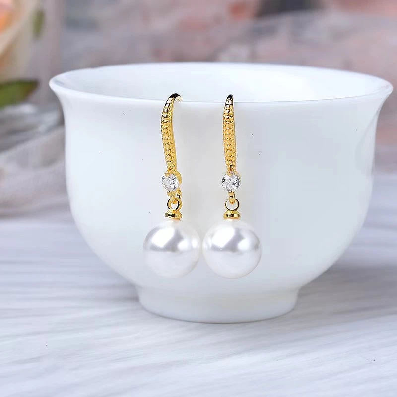 耳饰 白色 10mm贝珠UU精致素款