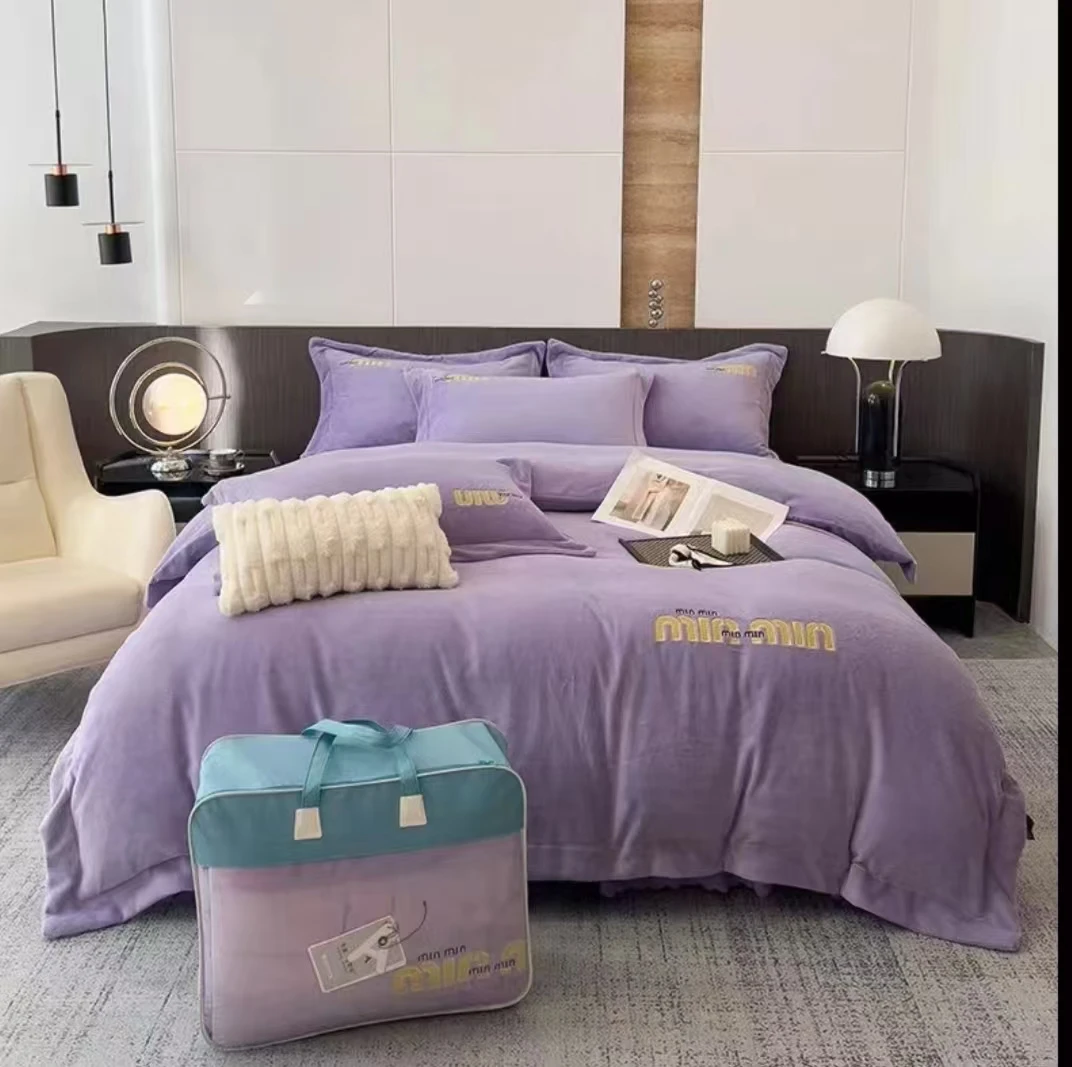 Mm有机保暖氧绒牛奶绒新款轻奢风重工刺绣工艺款绒四件套