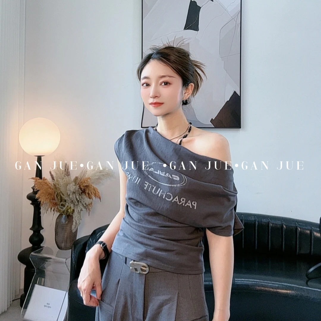 CAYLA设计师品牌24SS 春夏 露肩 堆感 一字领 短袖T恤 上衣