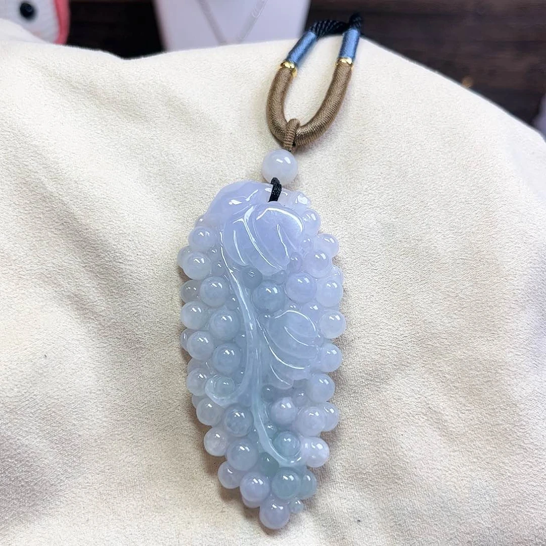 翡翠颈饰未镶嵌葡萄