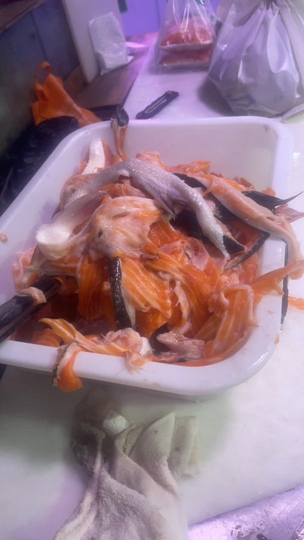 三文鱼边5斤（或者鱼骨4根）