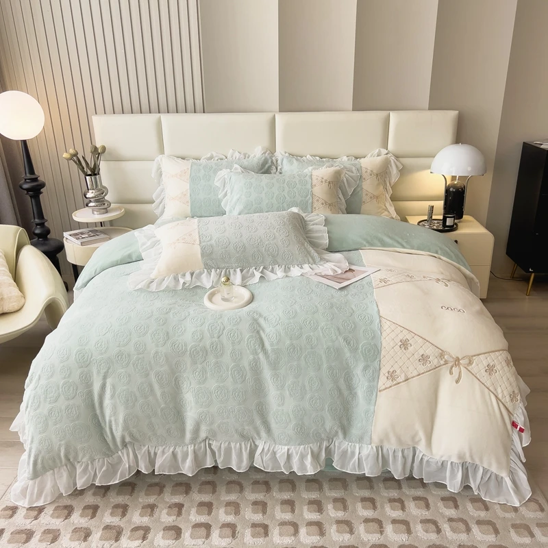 2024新款提花剪花绒牛奶绒拼接绣花款韩版花边四件套加绒加厚金绣