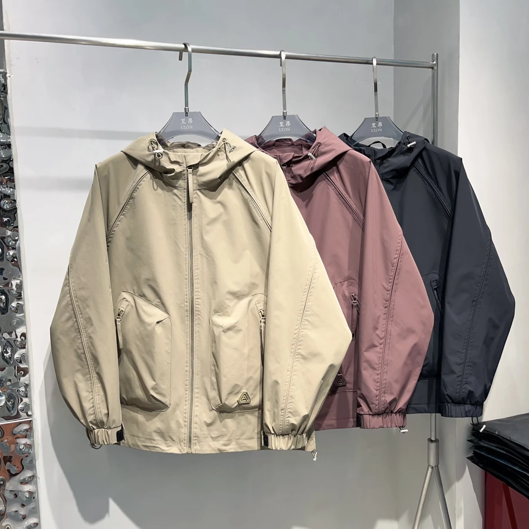 【赢家】秋季新品立裁拼接防风连帽夹克外套107