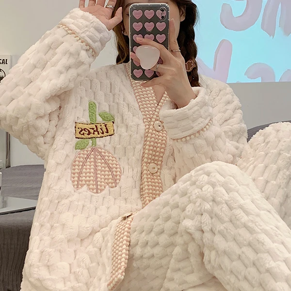 秋冬睡衣女2024年新款珊瑚绒加厚加绒法兰绒可外穿保暖家居服套装