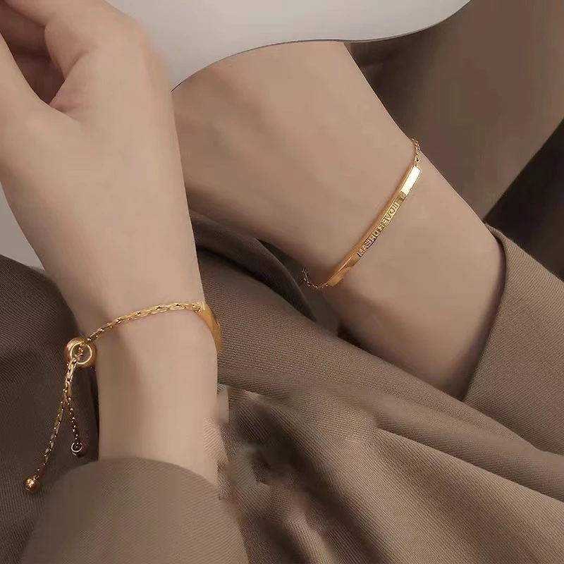 钛钢手链 2023新款不掉色时尚字母抽拉手链女轻奢高级感小众素款