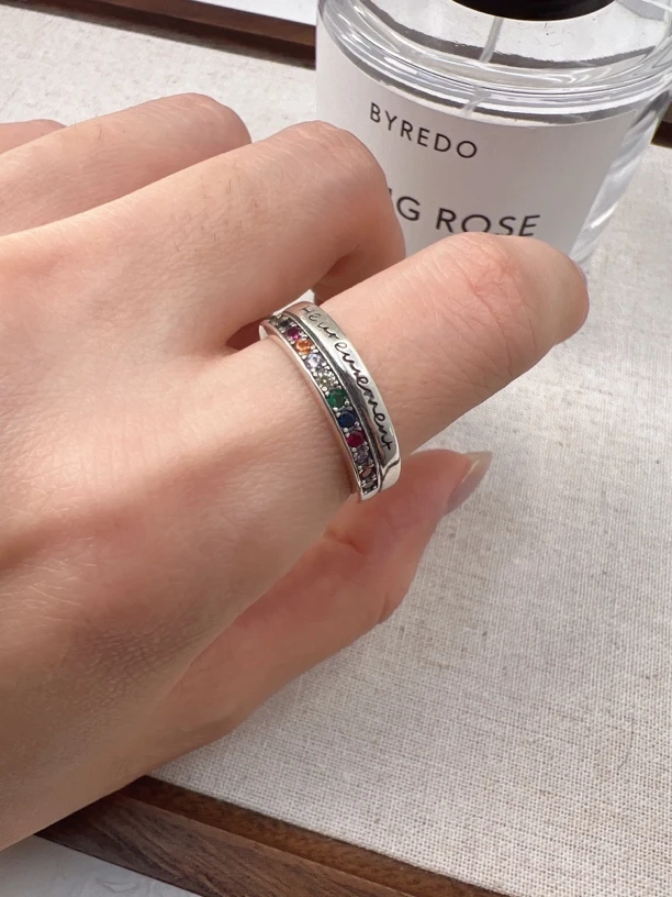 925银合成锆石戒指 韩版厂彩色合成锆石黑色字母银戒指14～21码