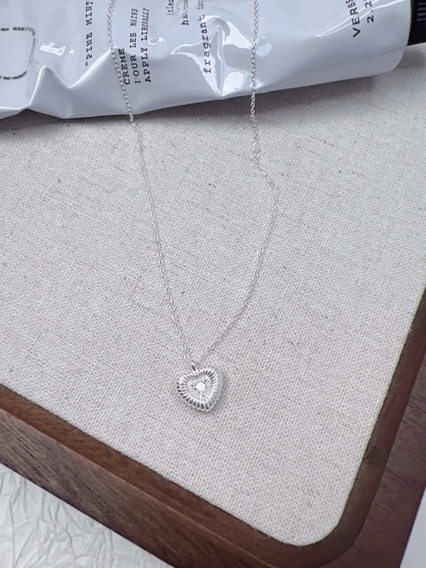 坠链均925银合成锆石 韩版厂高级复古立体条纹合成锆石爱心银项链