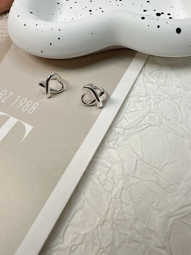 925银耳饰 日韩厂时尚高级百搭镂空交错爱心银耳饰