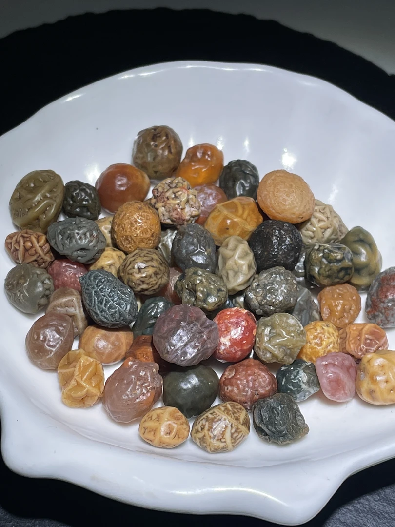 天然阿拉善彩色装饰小石创意摆件（直播间专拍，私拍随机发一颗）