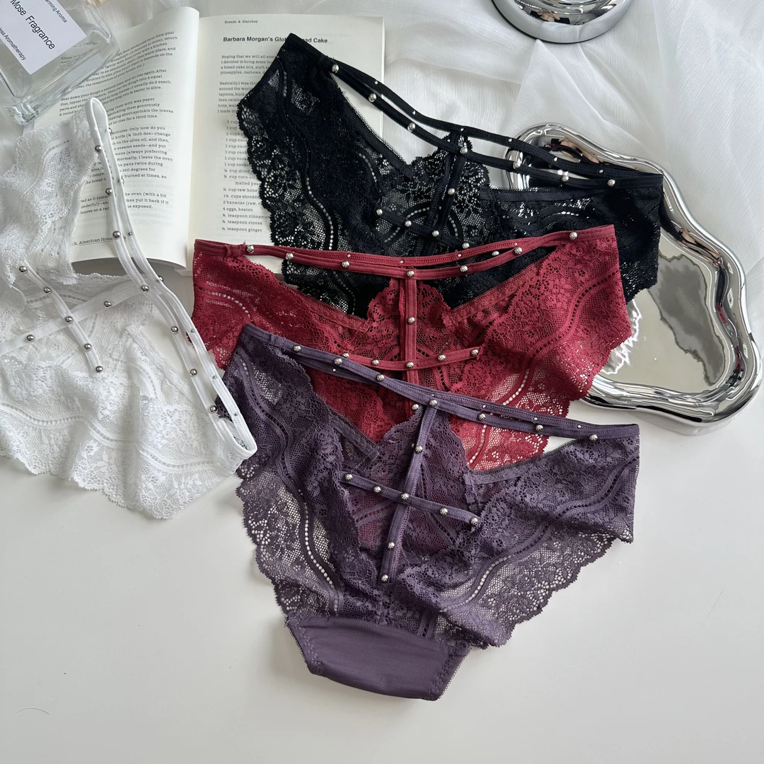 【浪漫热吻】欧美风性感时尚铆钉镂空迷人舒适透气包臀新款女士内裤