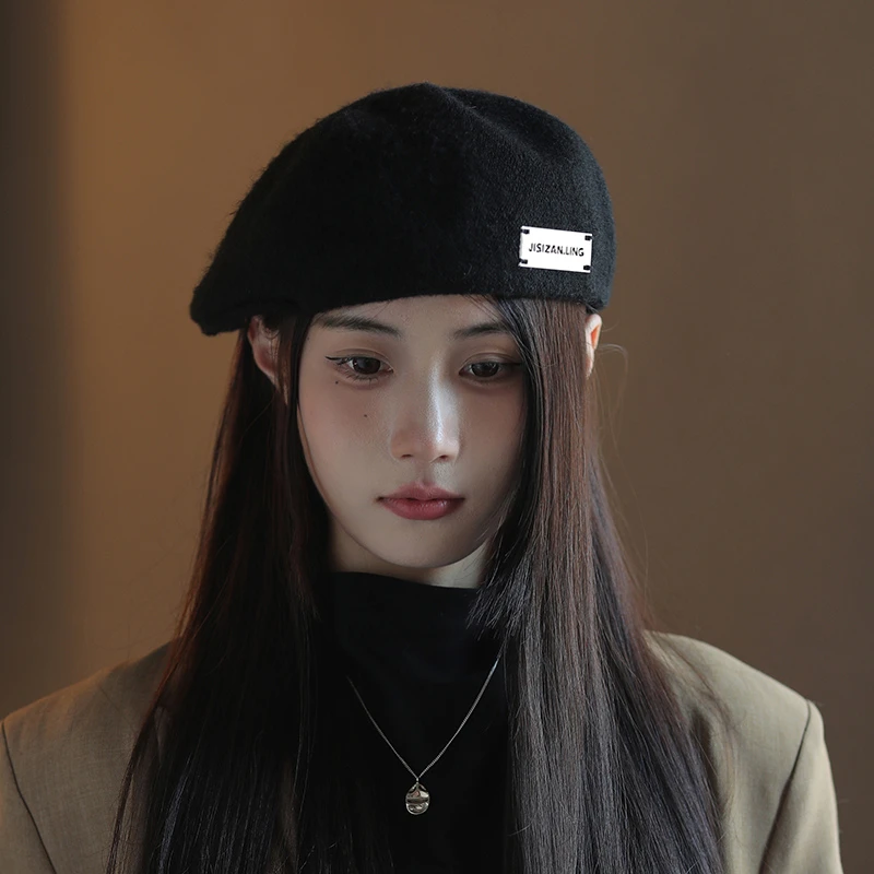 显脸小复古黑色贝雷帽女日系百搭金属片网红秋冬2023年爆款画家帽