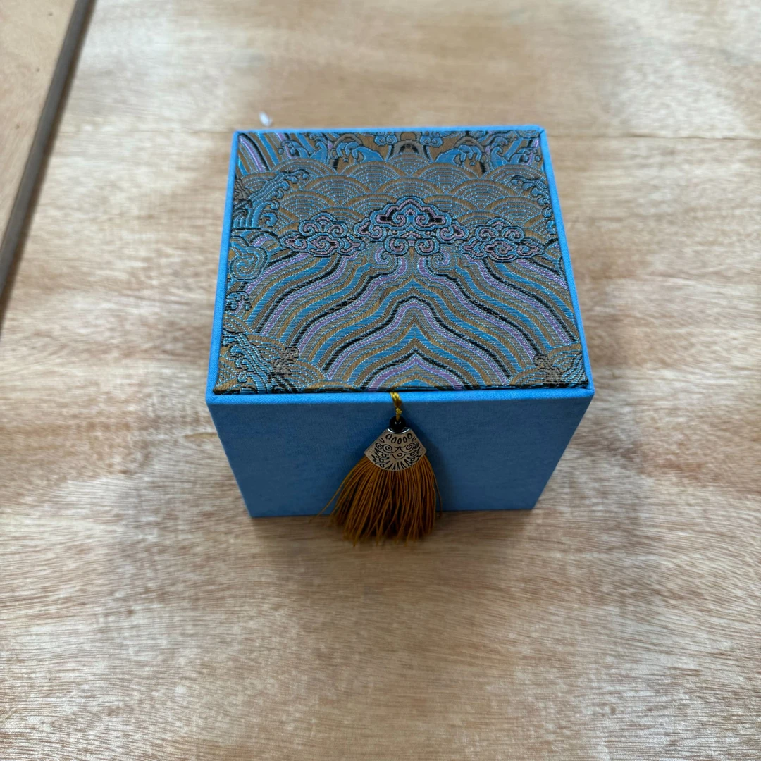 【闪购商品】青瓷浮雕祥云扳指主人杯喝茶杯陶瓷精美复古（不带礼盒）