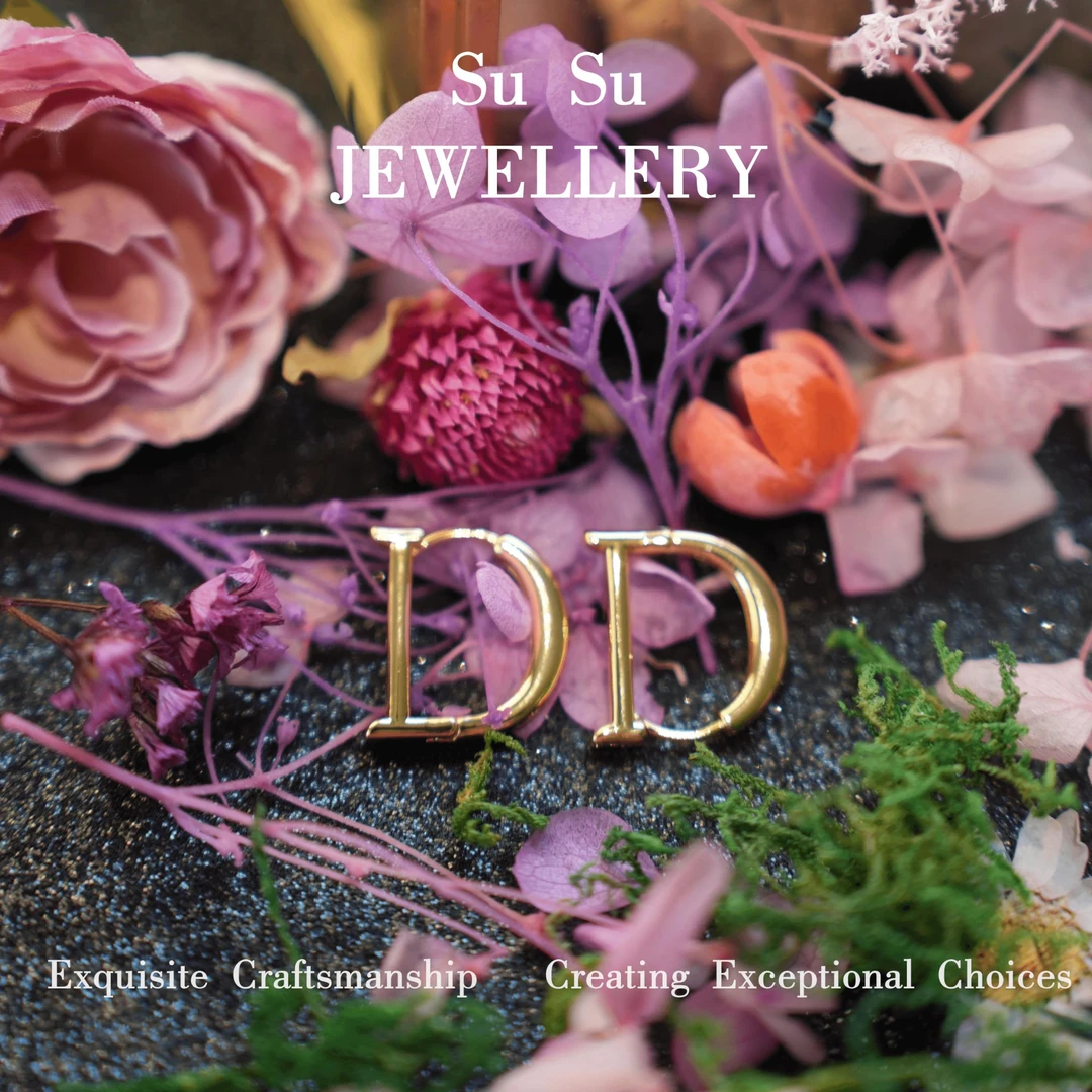 铜合金耳饰 1044字母款 潮奢气质轻奢 小众简约