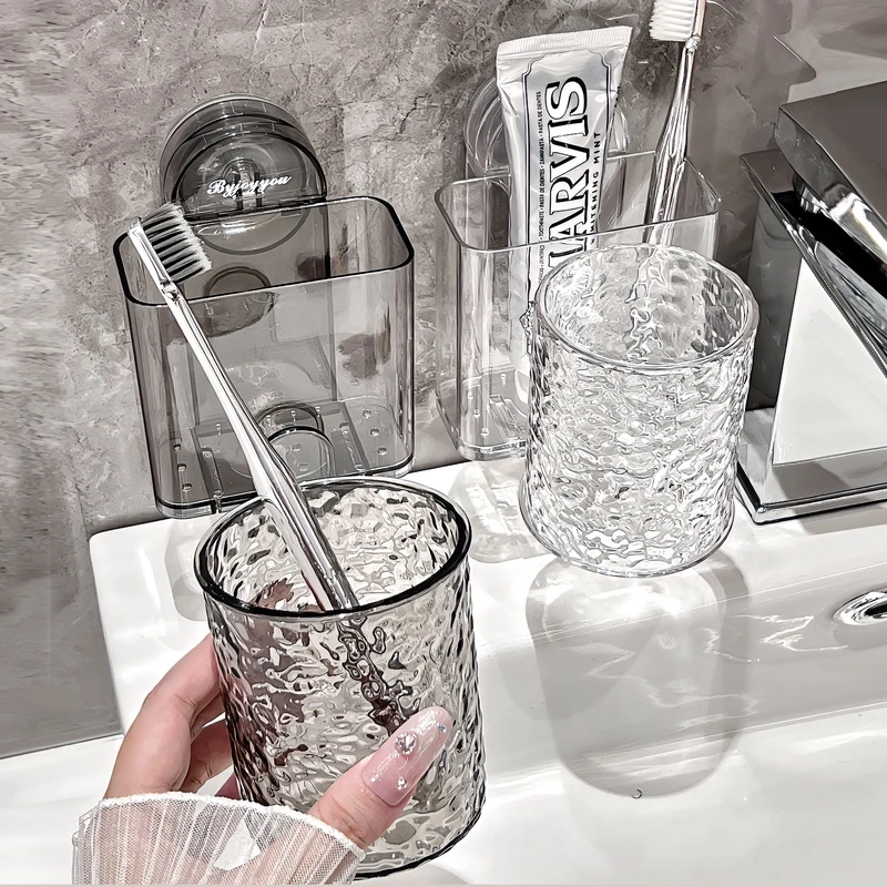 露俏新款吸盘牙刷架子壁挂式免打孔卫生间漱口杯刷牙杯牙膏收纳