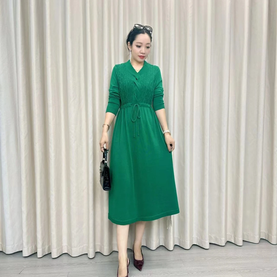 14【依依专属】优雅显瘦纽麻花设计轻奢大码连衣裙