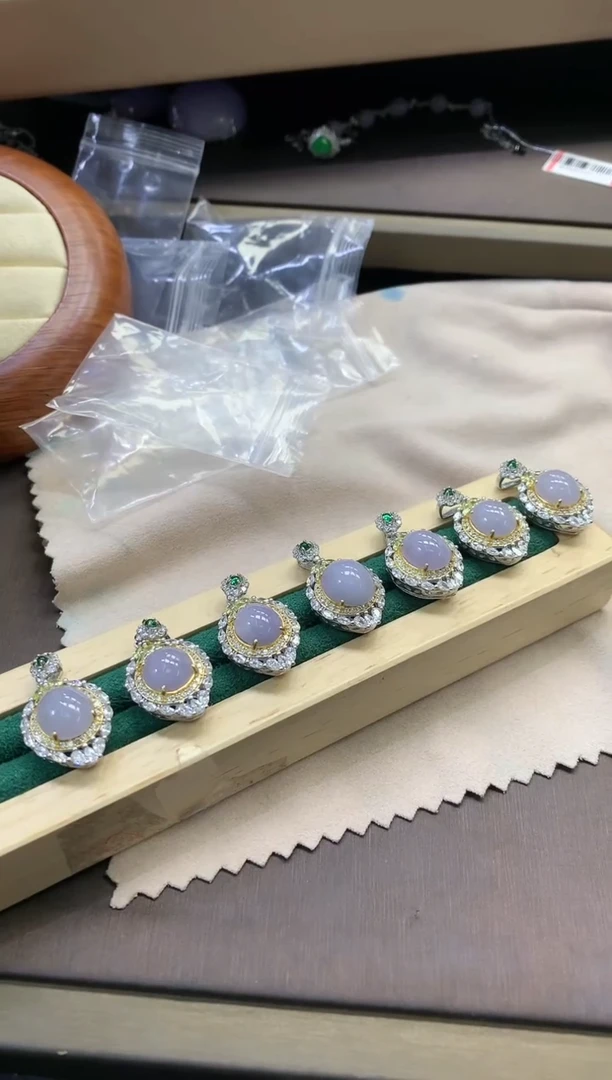 【闪购商品】翡翠颈饰银S925镀金镶嵌蛋面【多样性发其一】