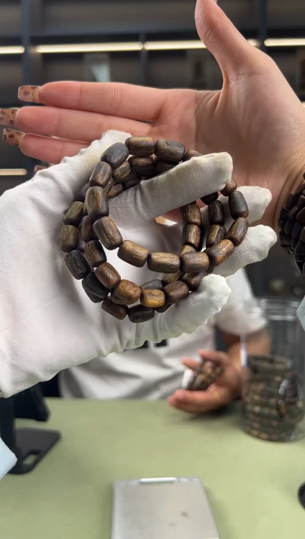 【闪购商品】沉香手串33号国香绿奇楠多样性发一条