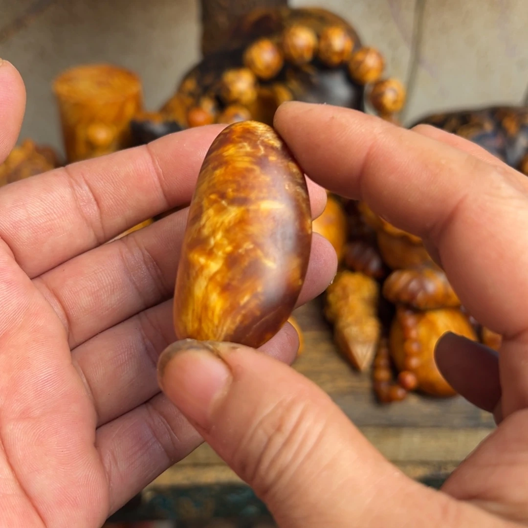 松木（琥珀木）把件微瑕