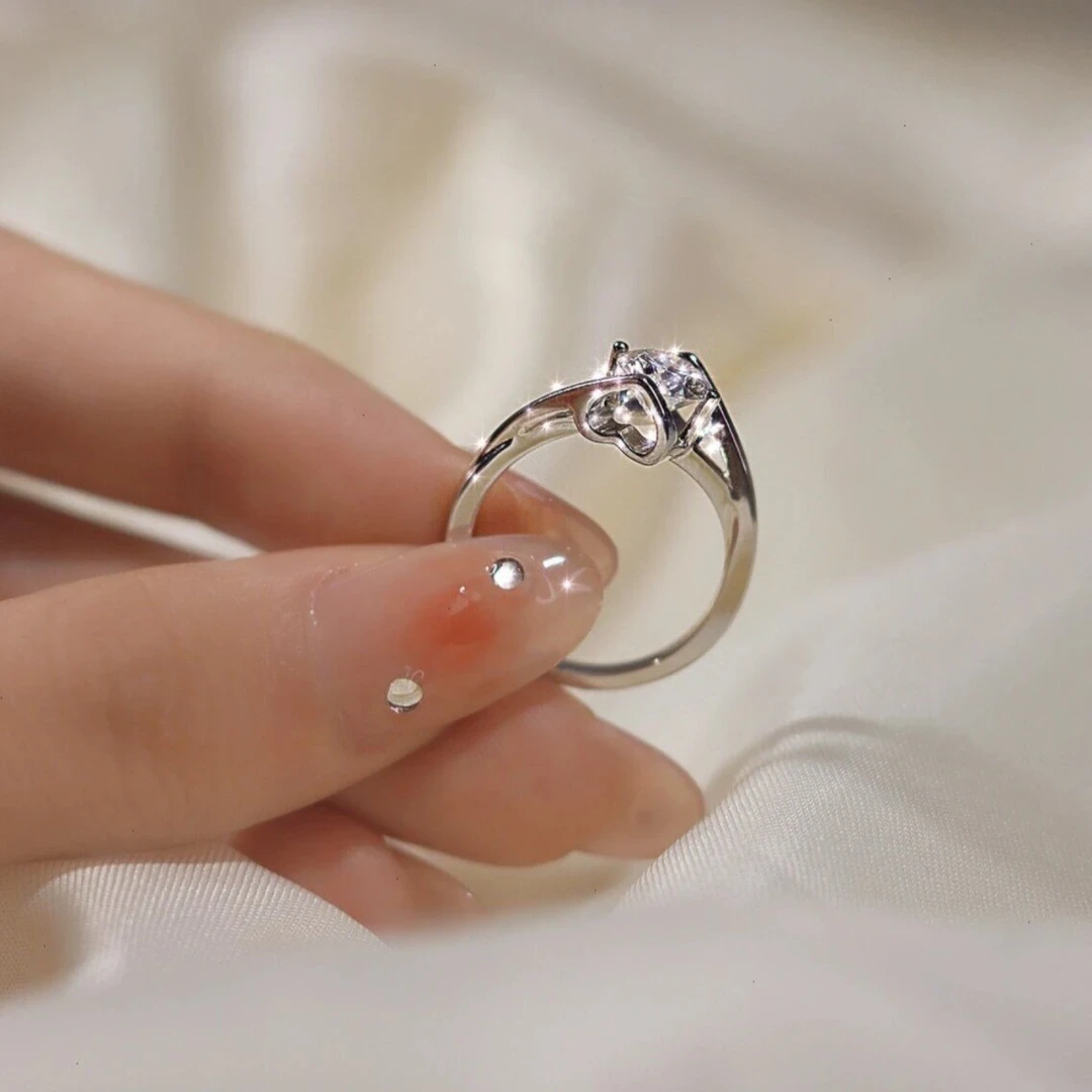 【光板天使之吻】0.5-1克拉/莫桑石925银闭口求婚女戒婚戒