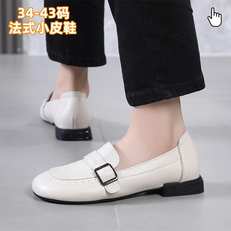2024春夏平跟法式小皮鞋皮带扣米白卡其纯黑色大码单鞋女41-42-43